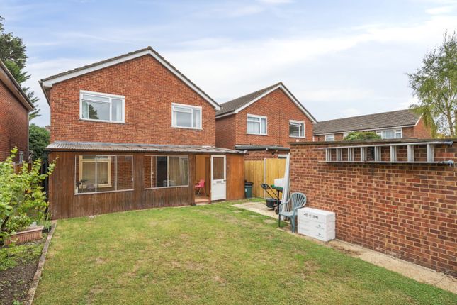 2, Kingswood Close, New Malden photo 3