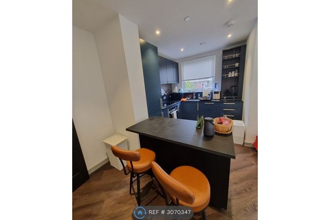Flat  Lily House St Floor, Eden Grove, Staines-Upon-Thames photo 3