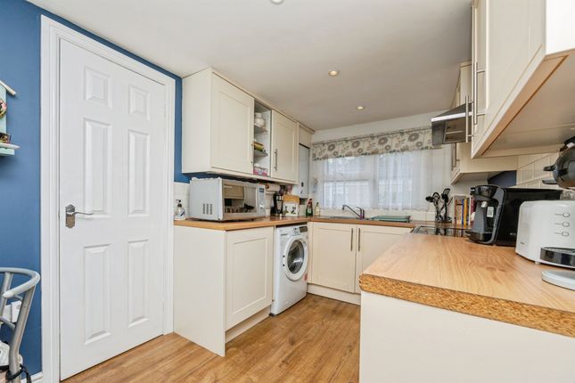 35, Kinverdale Chalet Park, Kingsford Lane, Kidderminster photo 3