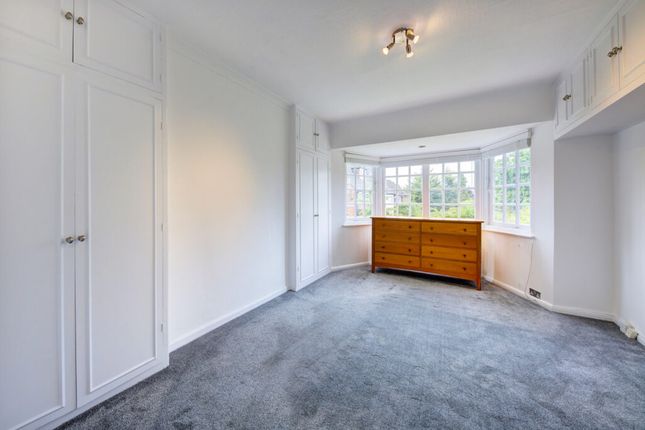 34, Gurney Drive, London photo 5