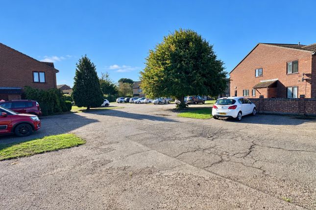 Flat 16, Parklands Court, Saxmundham Way, Clacton-On-Sea photo 4