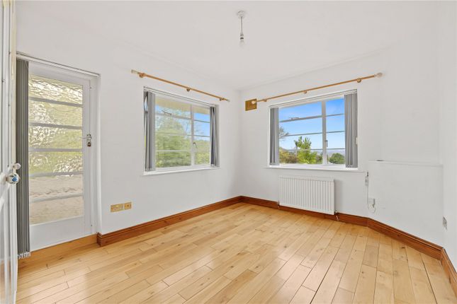 Ossulton Way, London photo 3