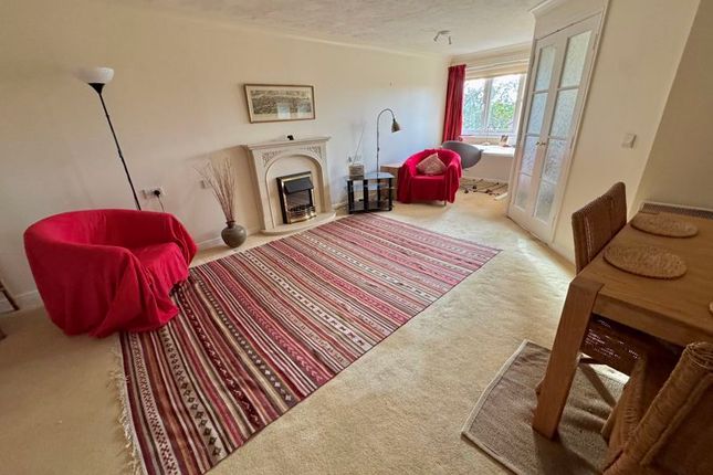 62 Lovell Court, Parkway, Holmes Chapel photo 2