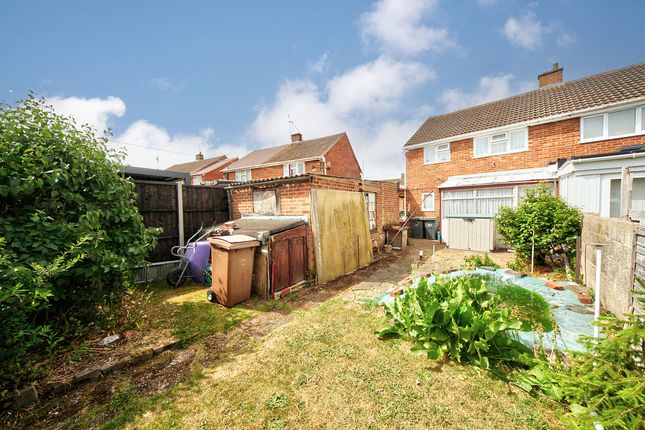 20 Overfield Road, Luton photo 4