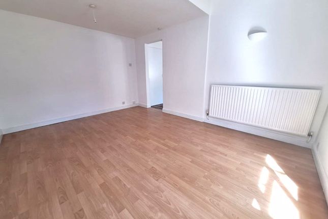 57, Arncliffe Drive, Milton Keynes photo 4