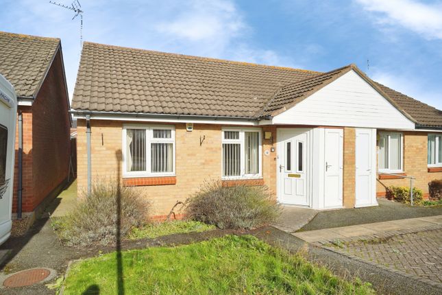 2-bed bungalow on Peggs Grange, Coalville, £105,000