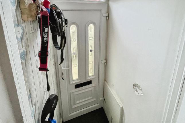 17, Churchill Avenue, Birkenhead photo 3