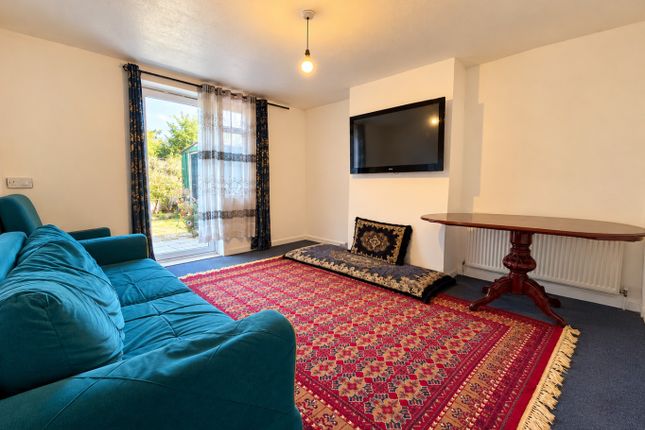 Selbourne Road, Luton photo 2