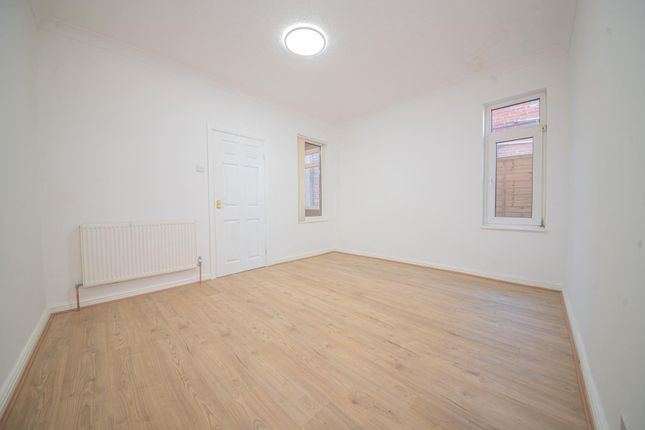 106, Chamberlayne Road, Eastleigh photo 4