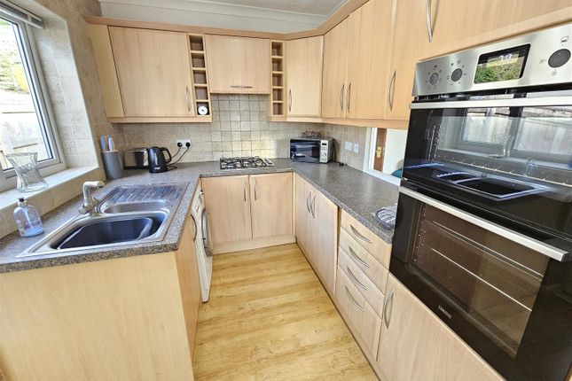 12, Maple Close, Tavistock photo 4
