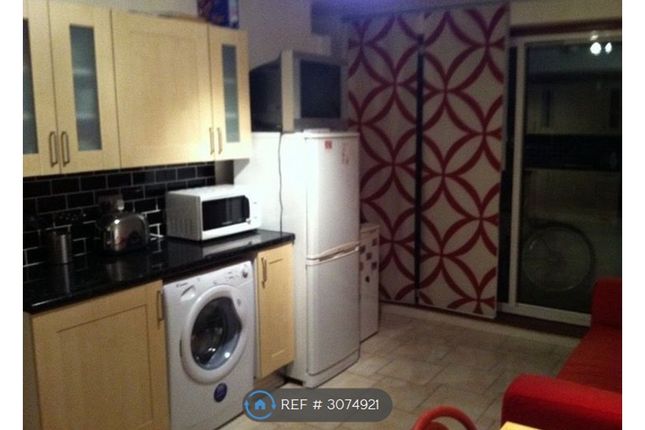 Flat, Busby House Aldrington Road, London photo 2