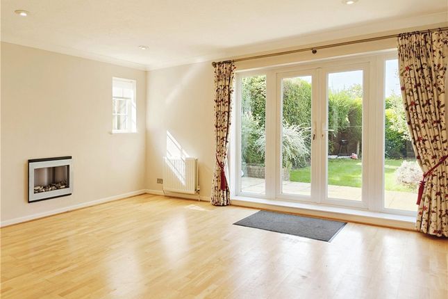 27, Ennismore Avenue, Guildford photo 2