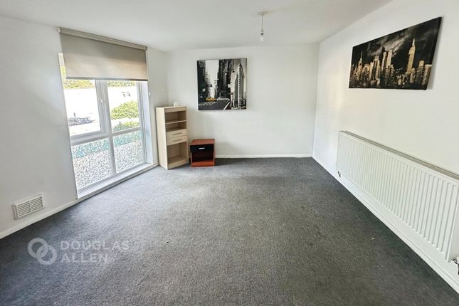 34, The Gore, Basildon photo 2