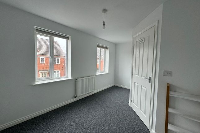 Town house to rent in Lysaght Way, Newport