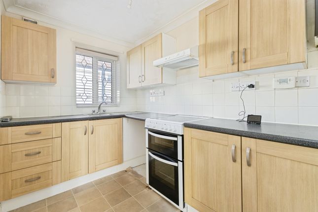 13, Dairy Farm Court, High Street, Attleborough photo 2