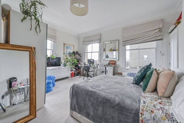 Thumbnail Flat to rent in Clapham Common Northside, Clapham Common North Side, London