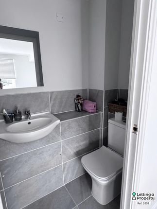 47, Fishguard Way, London photo 5