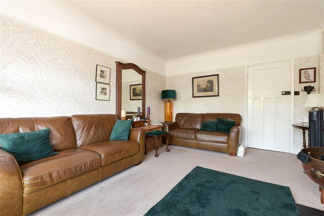 Horley Road, Salfords photo 4