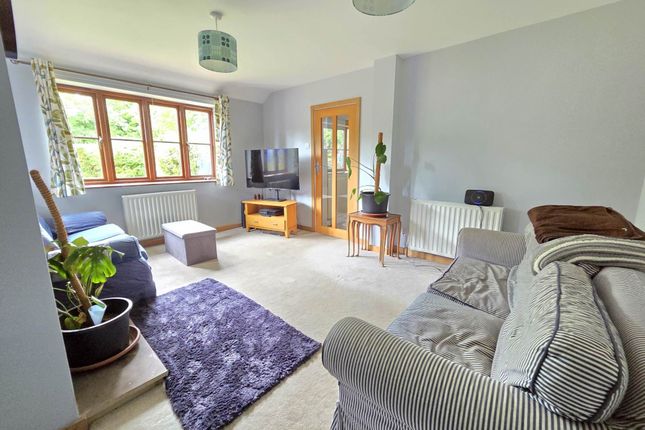 41, Ashgrove Gardens, Aylesbury photo 2