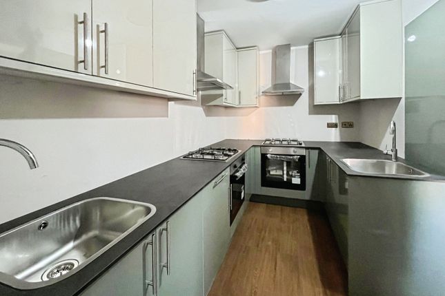 Room 6, 368, Church Road, Middlesex photo 4