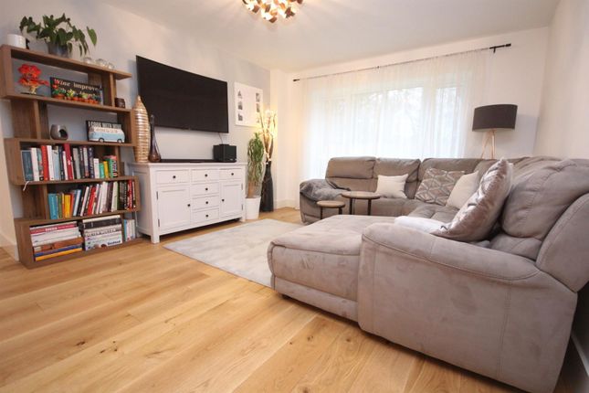219, Segensworth Road, Titchfield Park photo 2