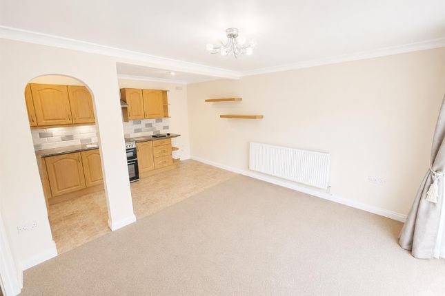 71, Boyce Road, Stanford-Le-Hope photo 2