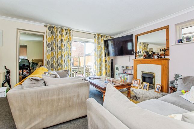2, Prince Of Wales Close, Wisbech photo 3