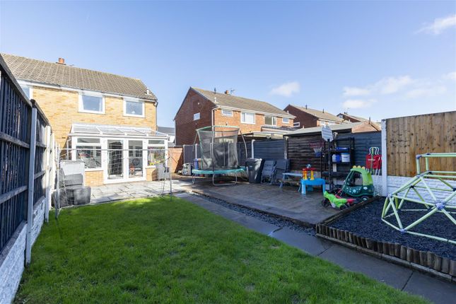 110, Claughton Avenue, Leyland photo 4