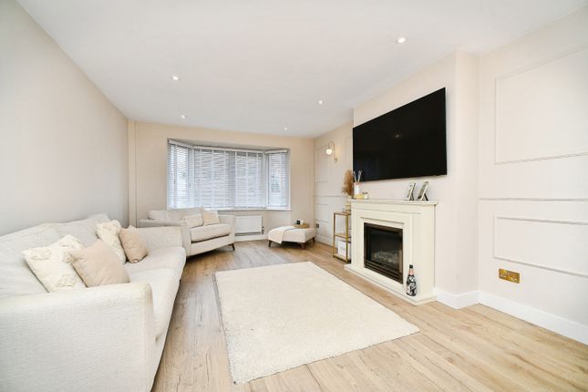 50, Bannings Vale, Brighton photo 2
