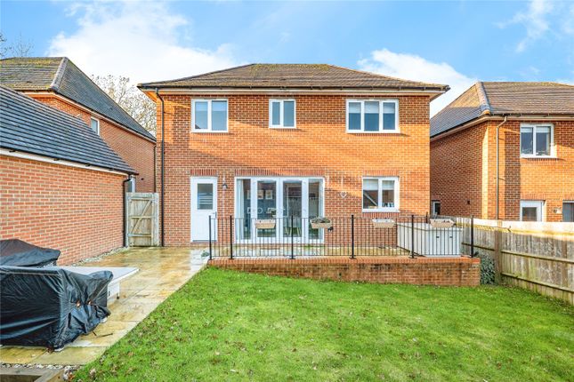 3, Owl Close, Warminster photo 2