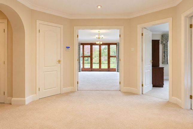 Lower Road, Leatherhead photo 2