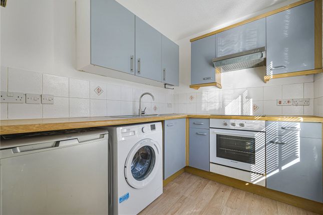 81, Paxton Road, London photo 4