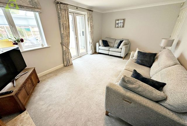 24, Lee Bank Greater Manchester, Westhoughton photo 4