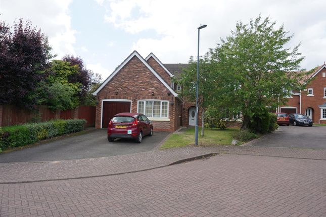 9, Sandringham Close, Coventry photo 2