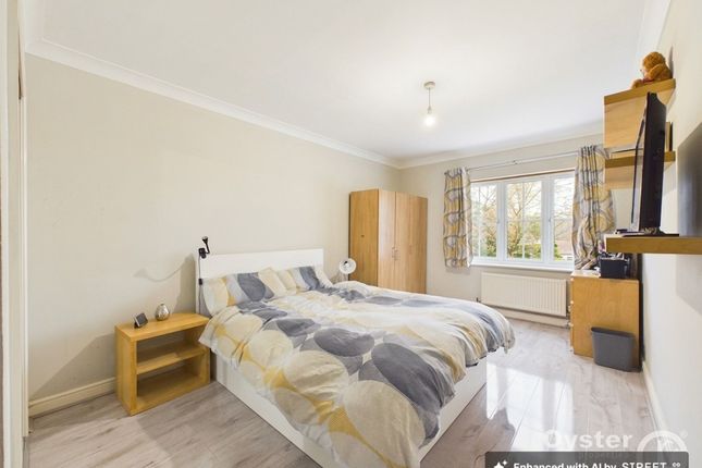 4 Amber House Honeypot Lane, Stanmore photo 4