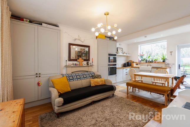 34 South Clive Street, Cardiff photo 2
