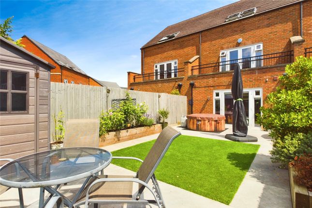 Thumbnail Terraced house for sale in Farrier Street, Newbury, Berkshire