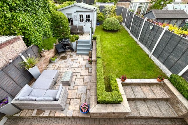 27, West Lea Crescent, Yeadon photo 3