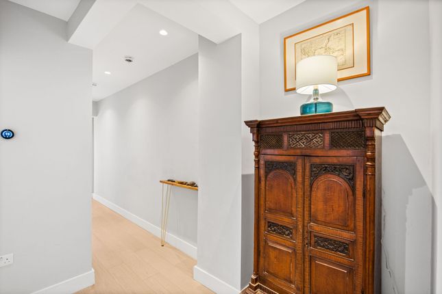 Maisonette to rent in Marylands Road, Maida Vale