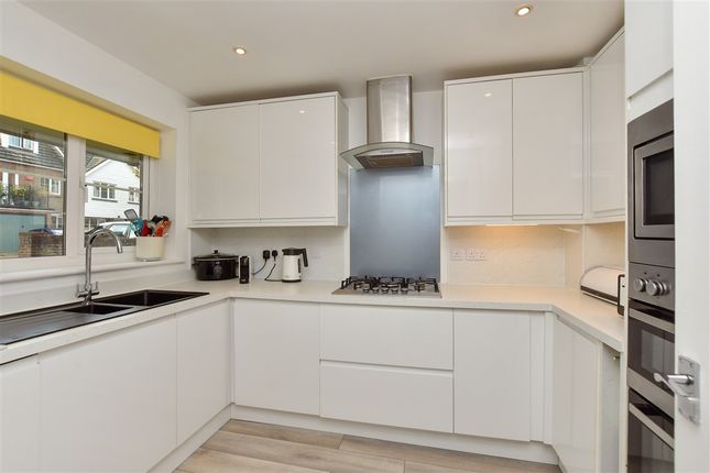 Finch Close, Faversham photo 2