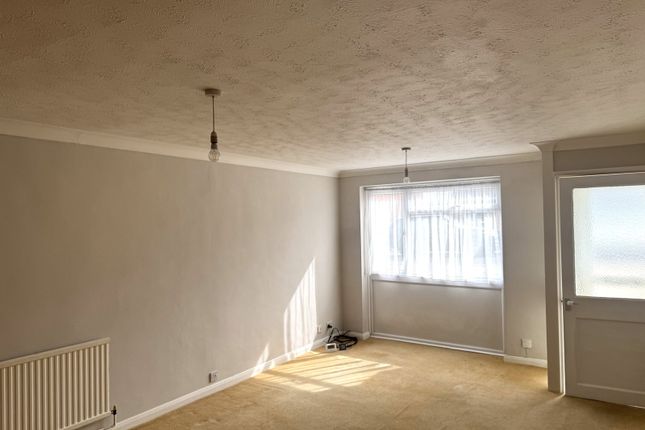4, Reeves Close, Tonbridge photo 3