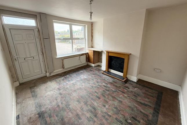 107, Greenhill Lane, Alfreton photo 2