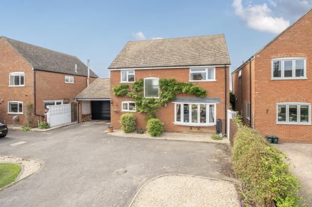 4-bed house on Rivendell,, Bicester Road, Buckingham, £535,000