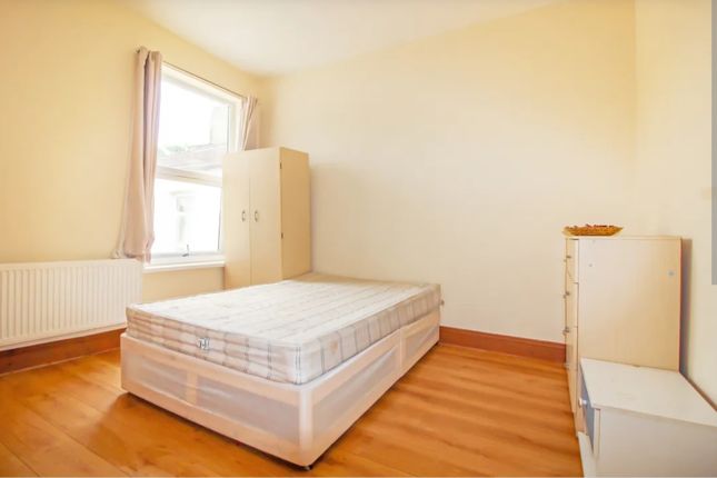 Thumbnail Room to rent in Lincoln Road, London