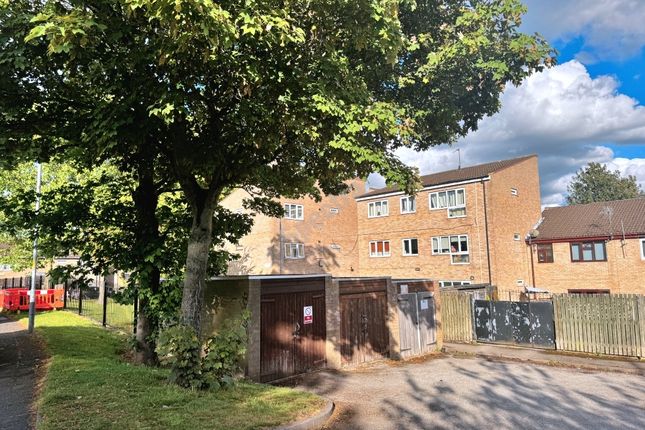 A Smart Firstâ€‘Floor Flat In A Small Block At Farmhouse Road, Willenhall, Wv12Â 4Au