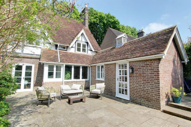 Property for sale in Park Street, Tring