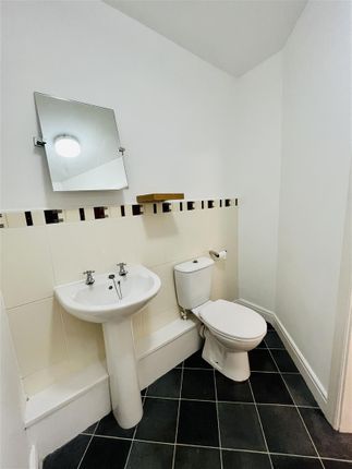 Flat for sale in Gipsey Moth Close, Timperley, Altrincham