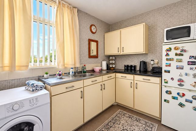 Flat 12, Merton Towers Merton Road, Bootle photo 3