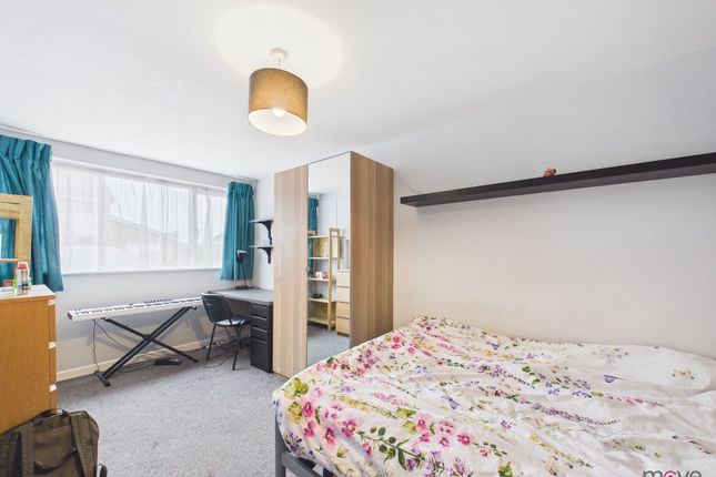 11 Arle Gardens, Cheltenham photo 4