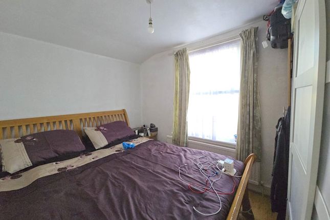 Flat 2, 22, Burgoyne Road, Hornsey photo 3